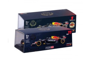 Bburago - модел на кола 1:24 - Oracle Red Bull Racing RB18 (с каска), асортимент